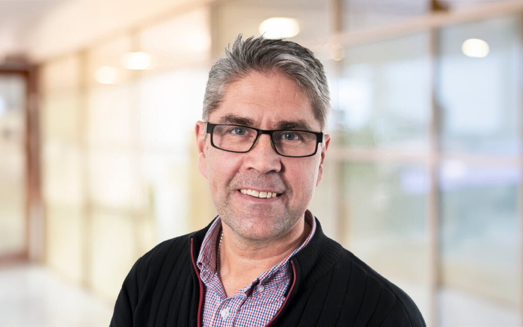 SSC välkomnar Mikael Lind som sin nya marknadschef. Med en bakgrund som säljare, försäljningschef och drivande i produktfrågor på företaget tar han nu klivet in i en ny roll. SSC välkomnar Mikael Lind som sin nya marknadschef. Med en bakgrund som säljare, försäljningschef och drivande i produktfrågor på företaget tar han nu klivet in i en ny roll.